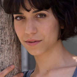 Primer plano de la actriz Lara Salvador